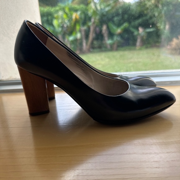 YSL Heels - Picture 2 of 5